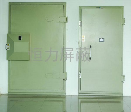 屏蔽門之半自動屏蔽門 一維旋轉(zhuǎn)電動屏蔽門 (1).jpg